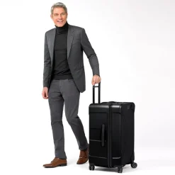 Briggs and Riley Torq QUT228SP Medium Trunk Spinner Stealth | Altman