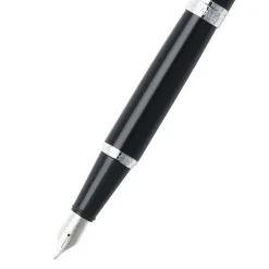 Sheaffer 300 Glossy Black Fountain Pen With Chrome Trims